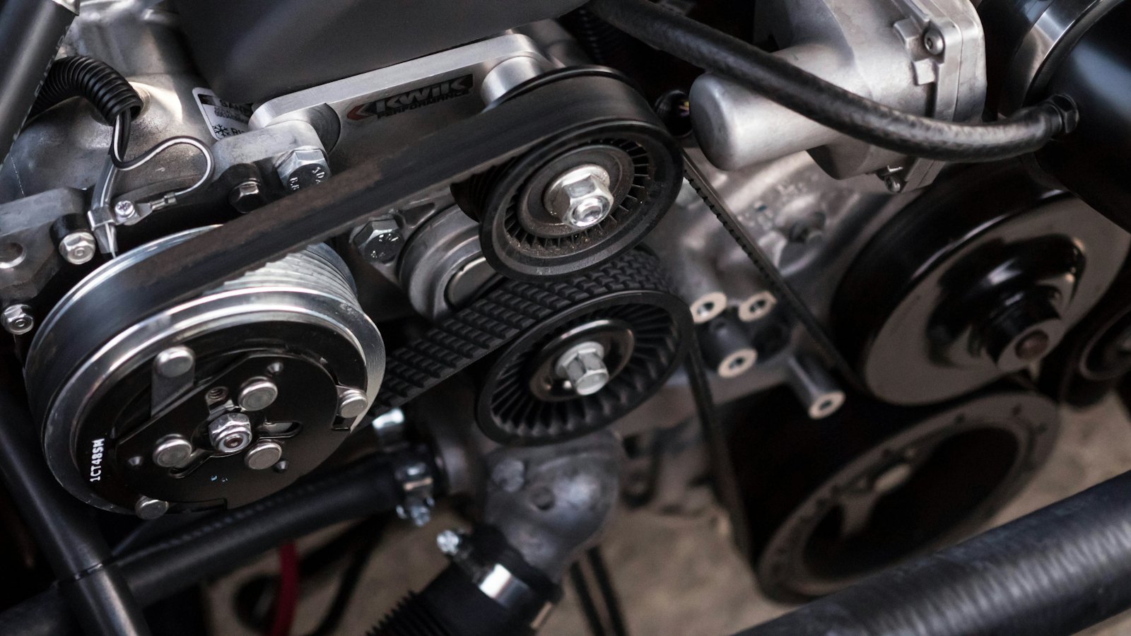 Motor kayış ve mekanik sistemler üzerinde profesyonel kontrol